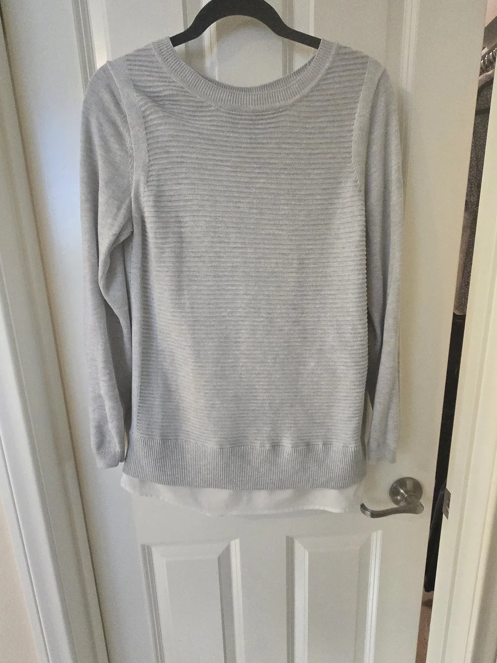 Women's Light Gray Ribbed Crewneck Sweater - Picture 3 of 5